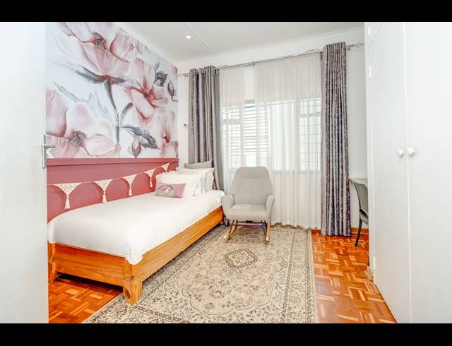 2 BEDROOM APARTMENT FOR SALE IN DARRENWOOD